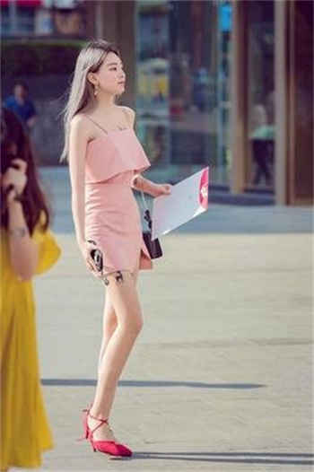 父亲半夜去女儿房间合适吗
