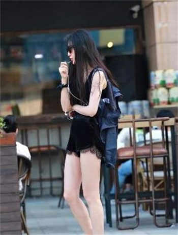 快手王多鱼打扑克图片