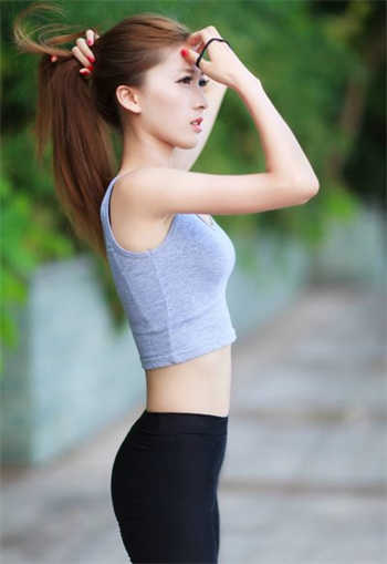 诱惑我的隔壁漂亮大姊姊