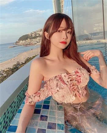 台湾沈芯羽个人图片