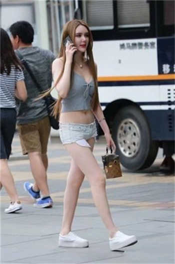 被转校生c翻了吴盈