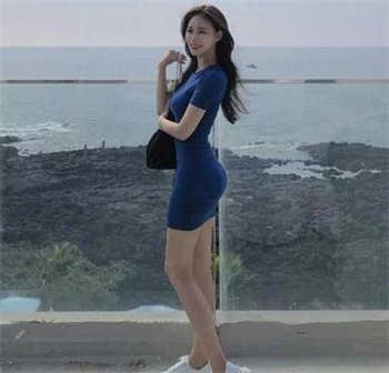 白峰美羽出差相部屋