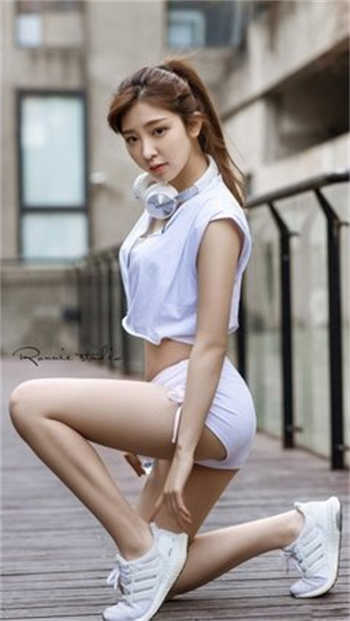 好朋友变脚下奴文章