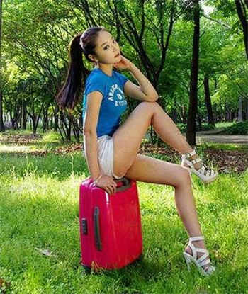 满月脸水牛背图片