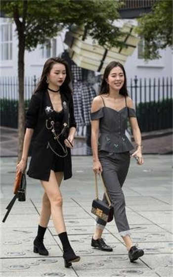 《借妻》完整版观看洗泡